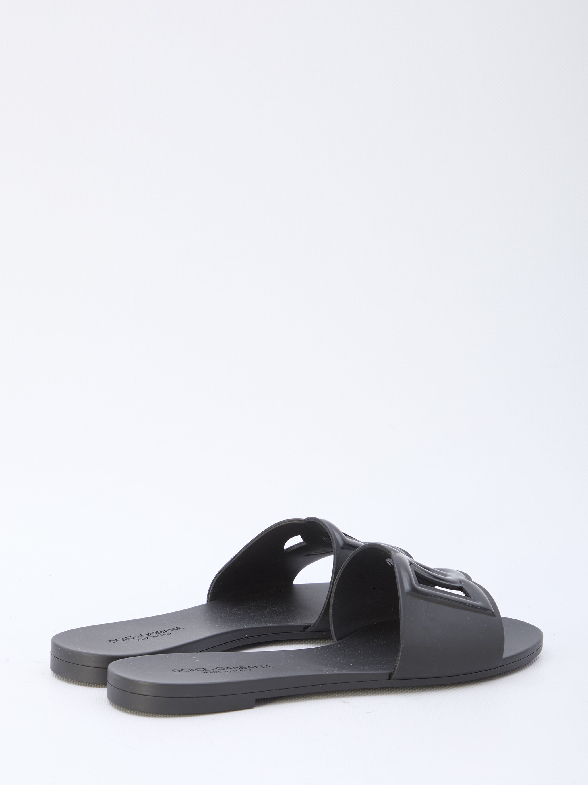 rubber beachwear slides
