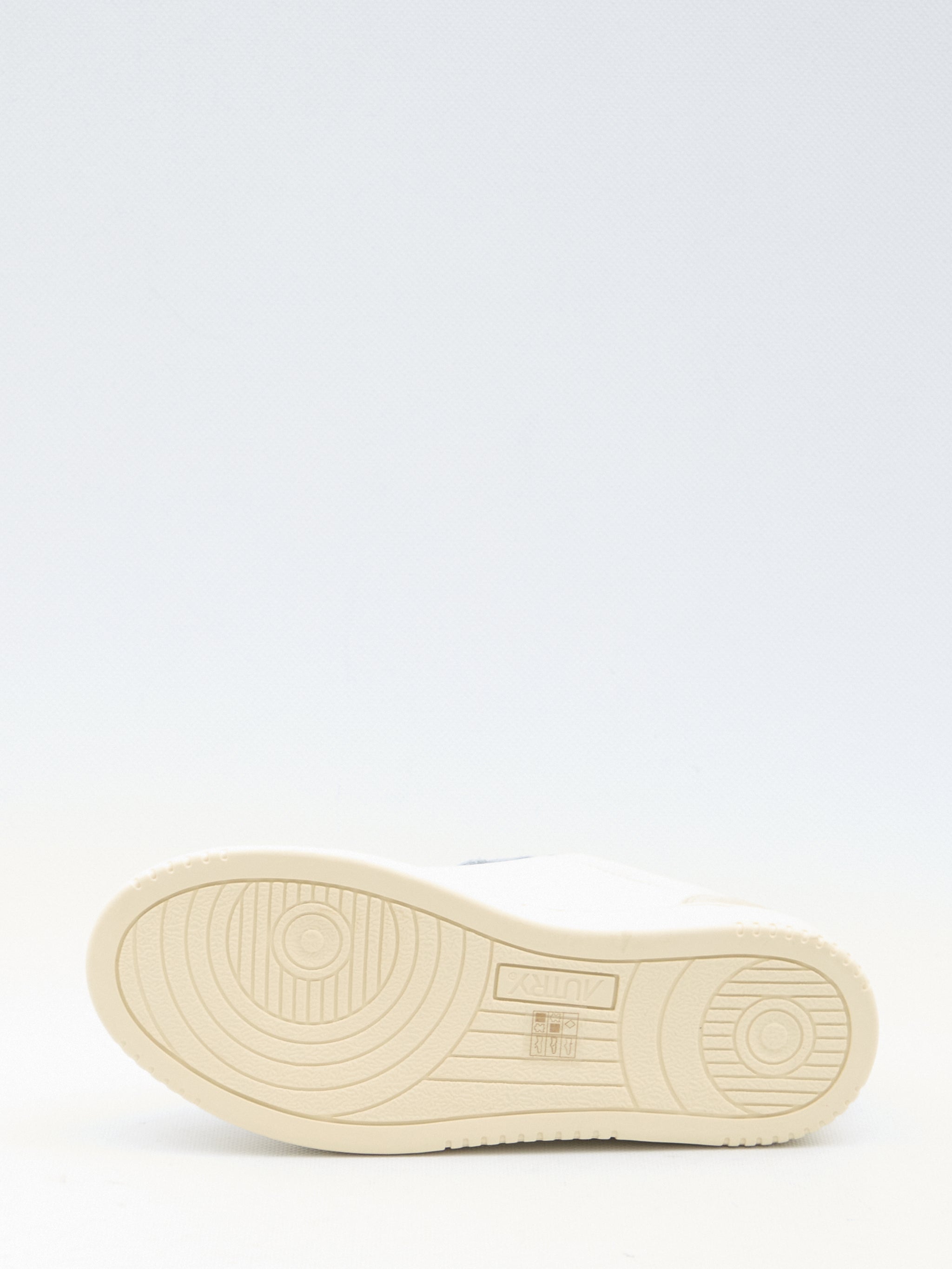 medalist low sneakers