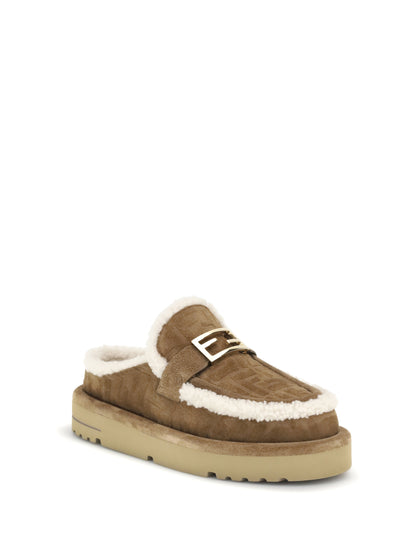 FENDI 36 après chic sheepskin mules