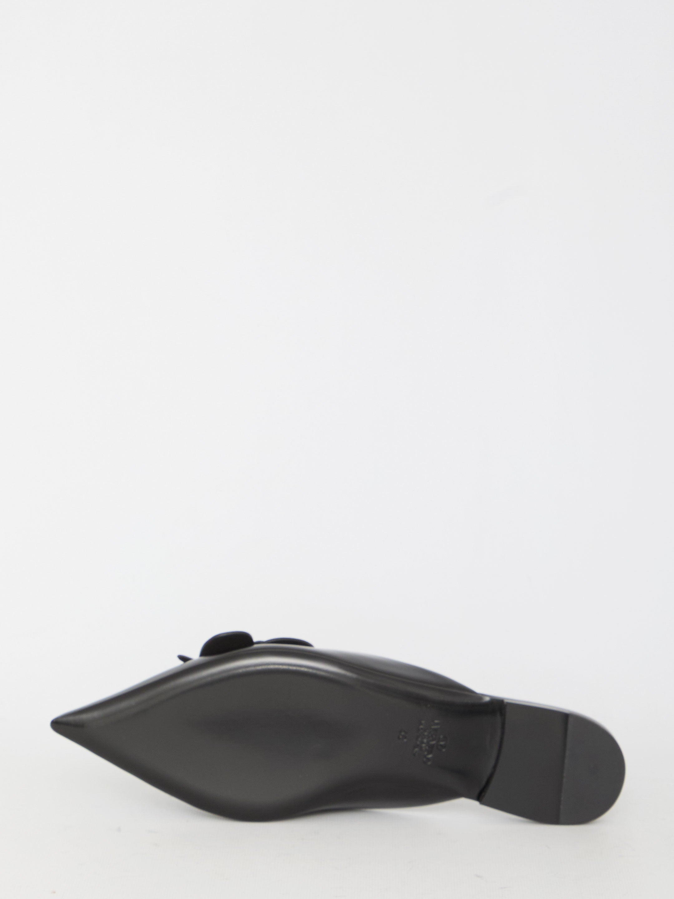 VALENTINO GARAVANI 36 flat mules in leather