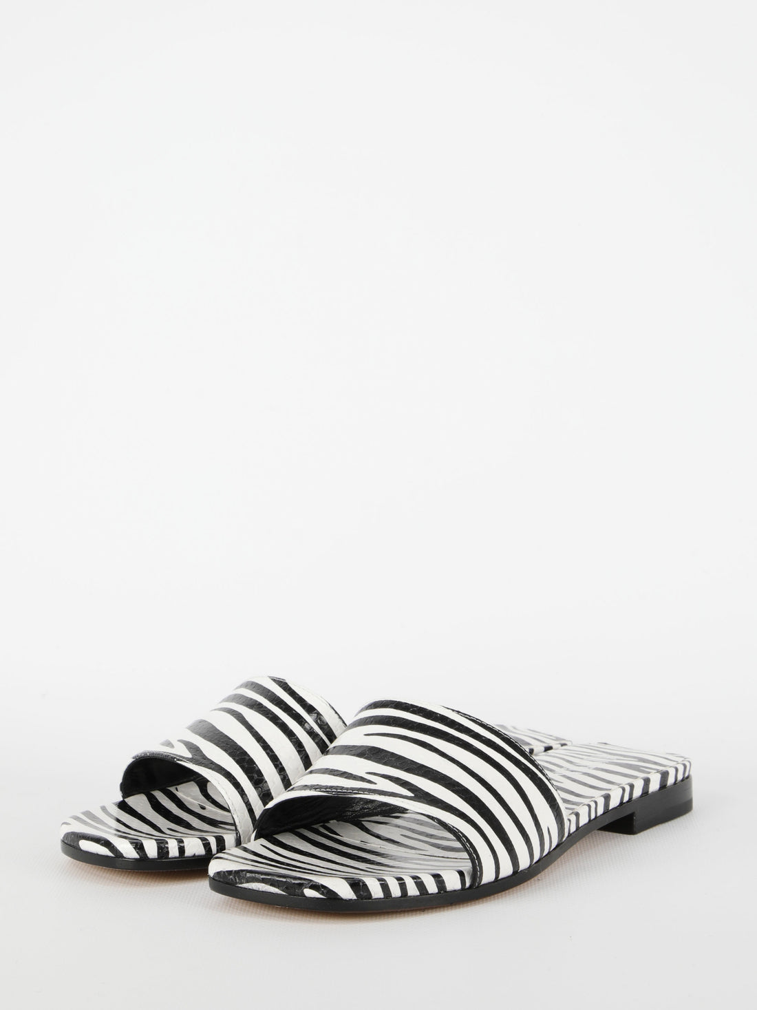 PARIS TEXAS 36 zebra-print flat sandals