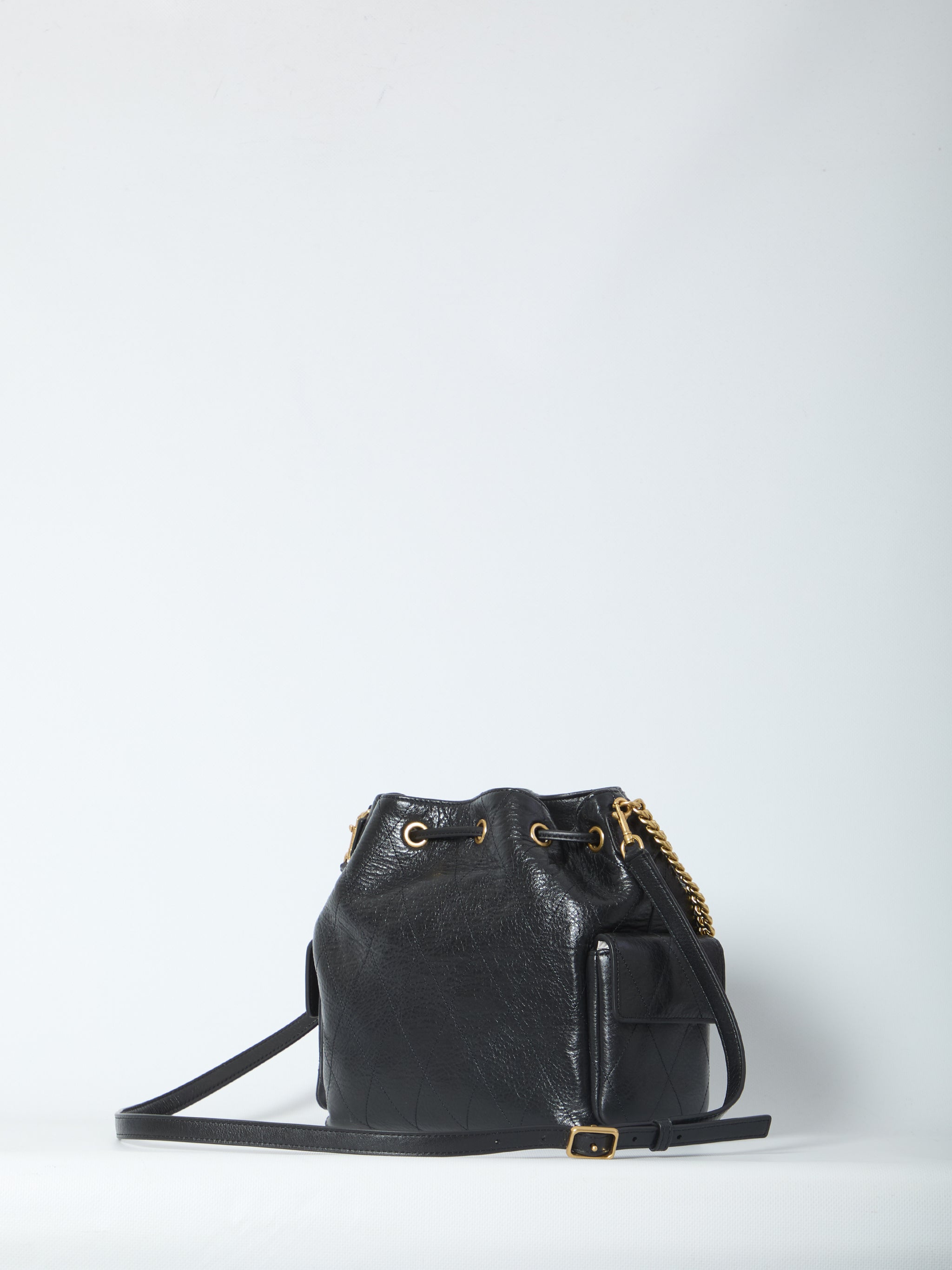 charlie quilted drawstring bag