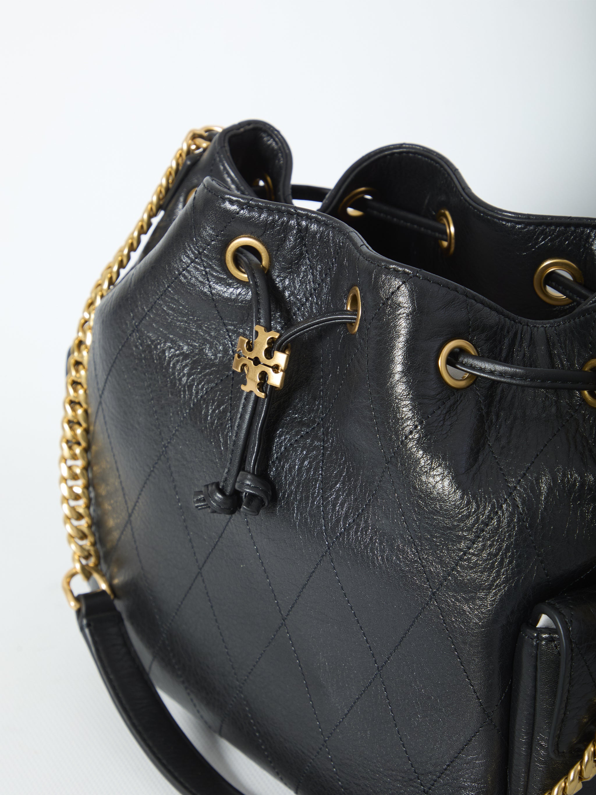 charlie quilted drawstring bag