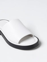 FERRAGAMO 10½ woman&