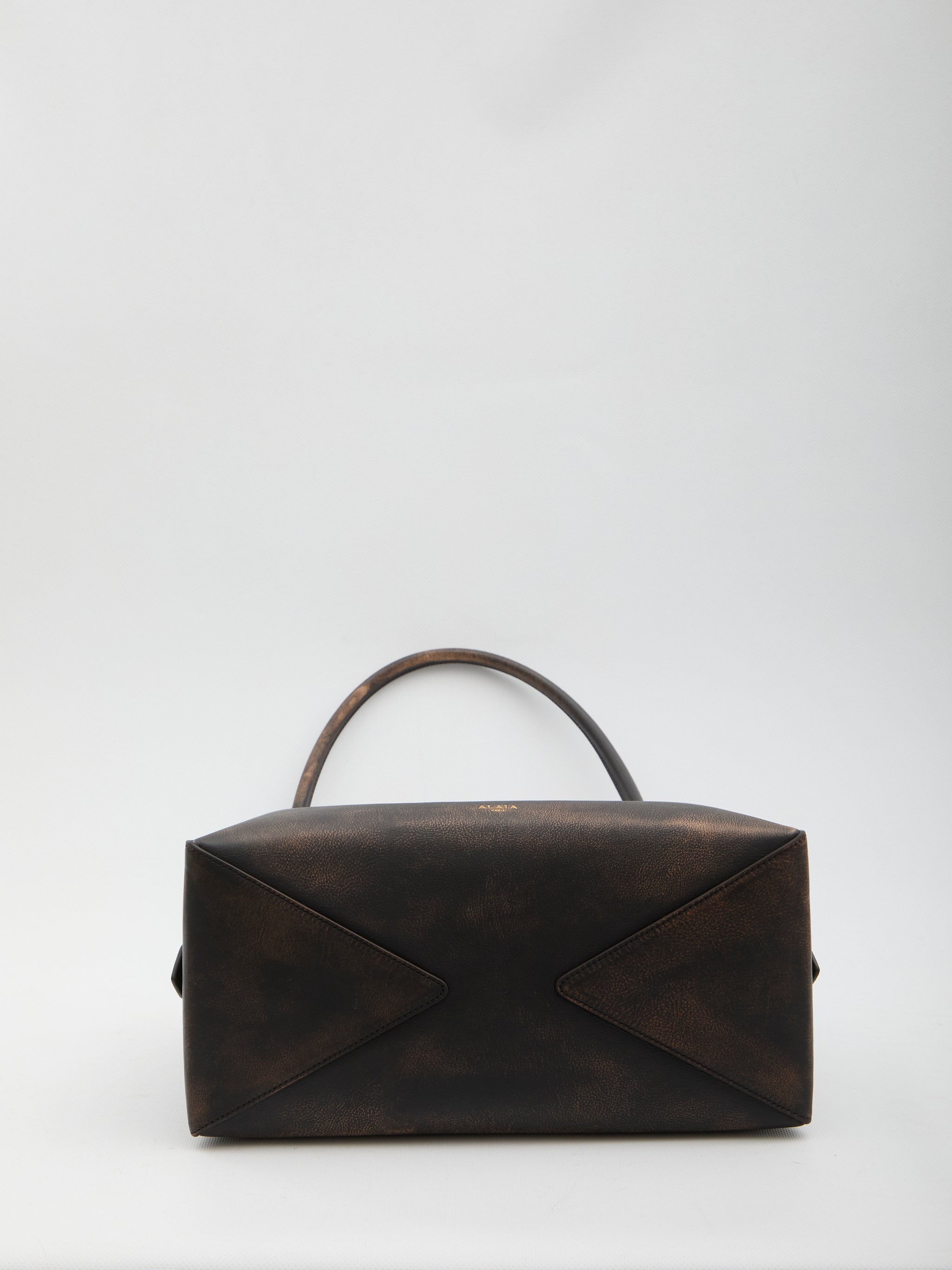 le bouledogue bag in distressed leather