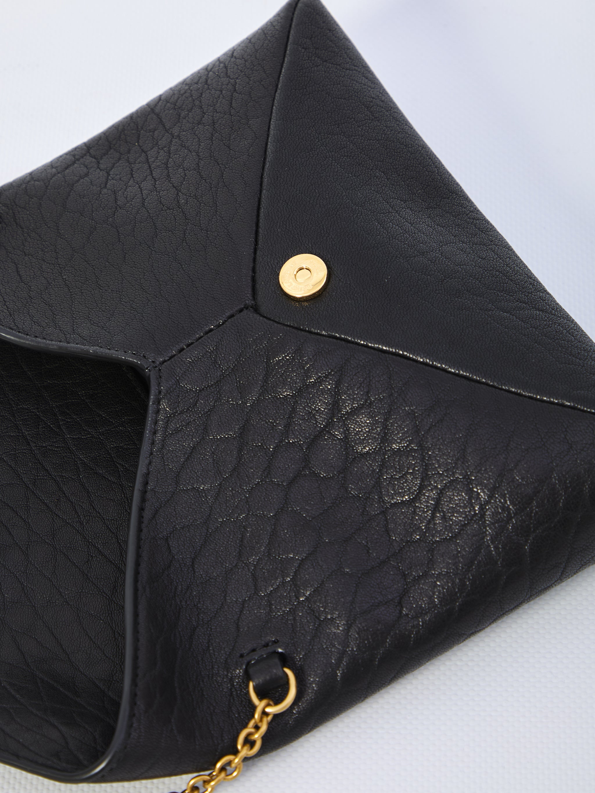 cassandre pouch with chain