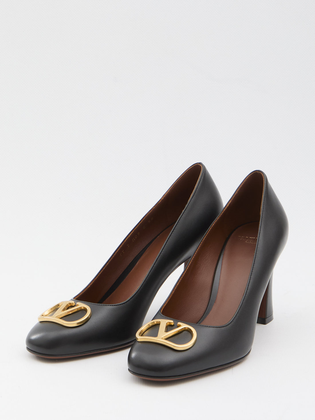 VALENTINO GARAVANI 36 vlogo signature pumps