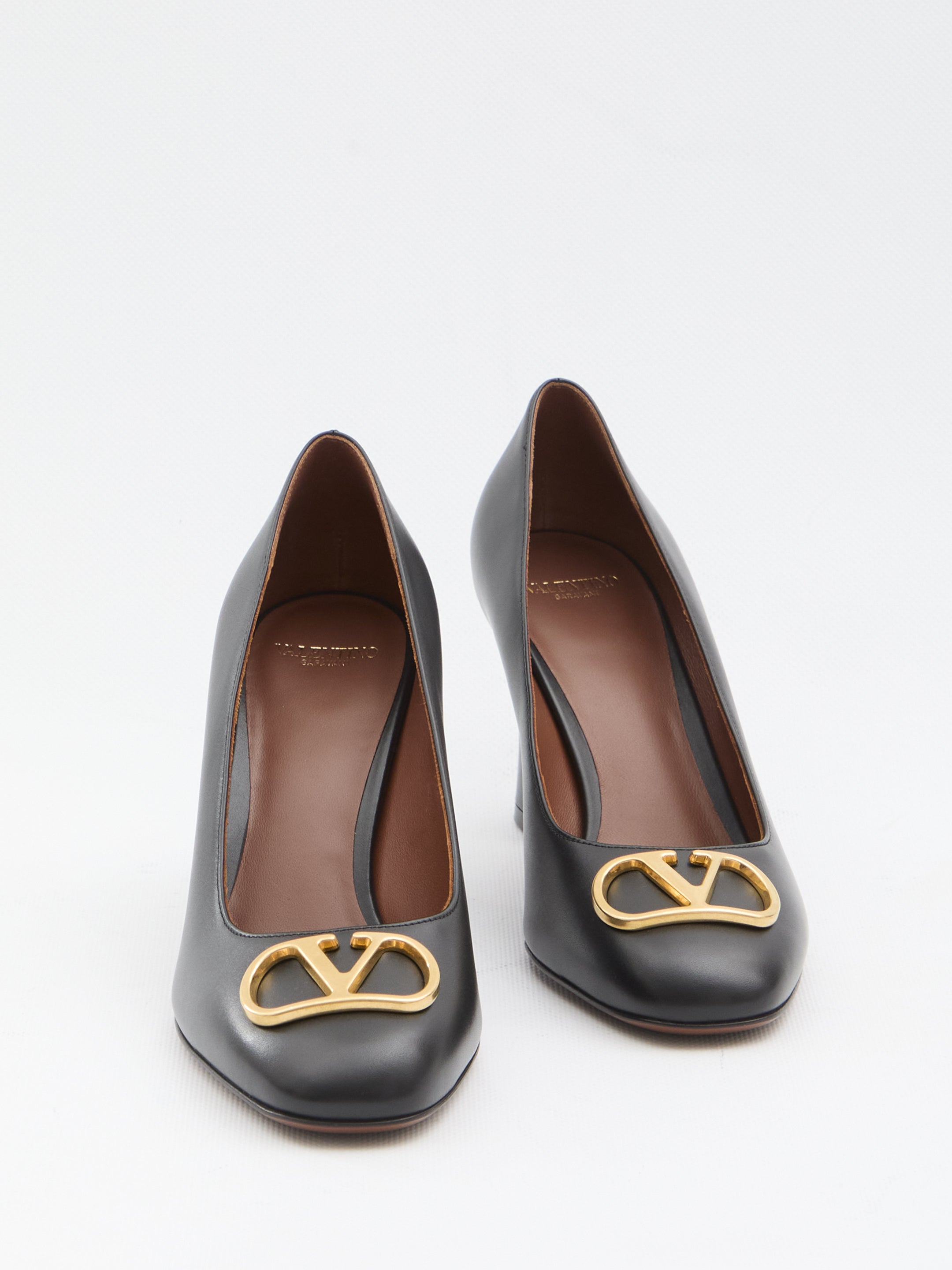 VALENTINO GARAVANI 36 vlogo signature pumps