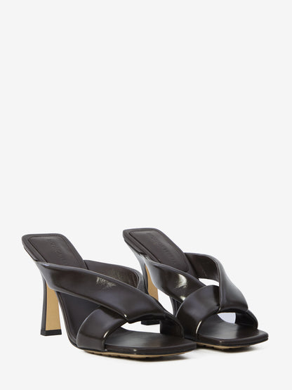 BOTTEGA VENETA 39 brown riva mule sandals