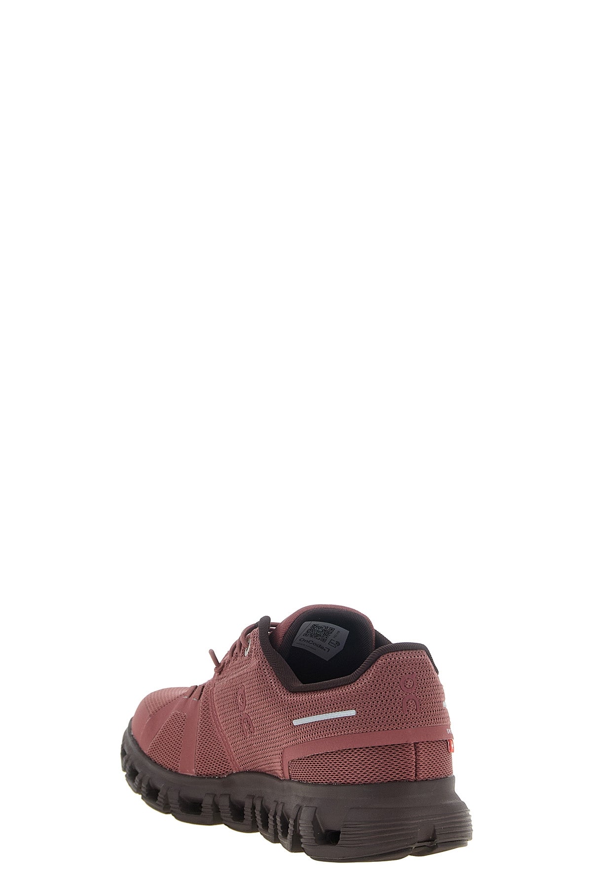 the on cloud 6 sneaker sets new standards of performance through a breathable