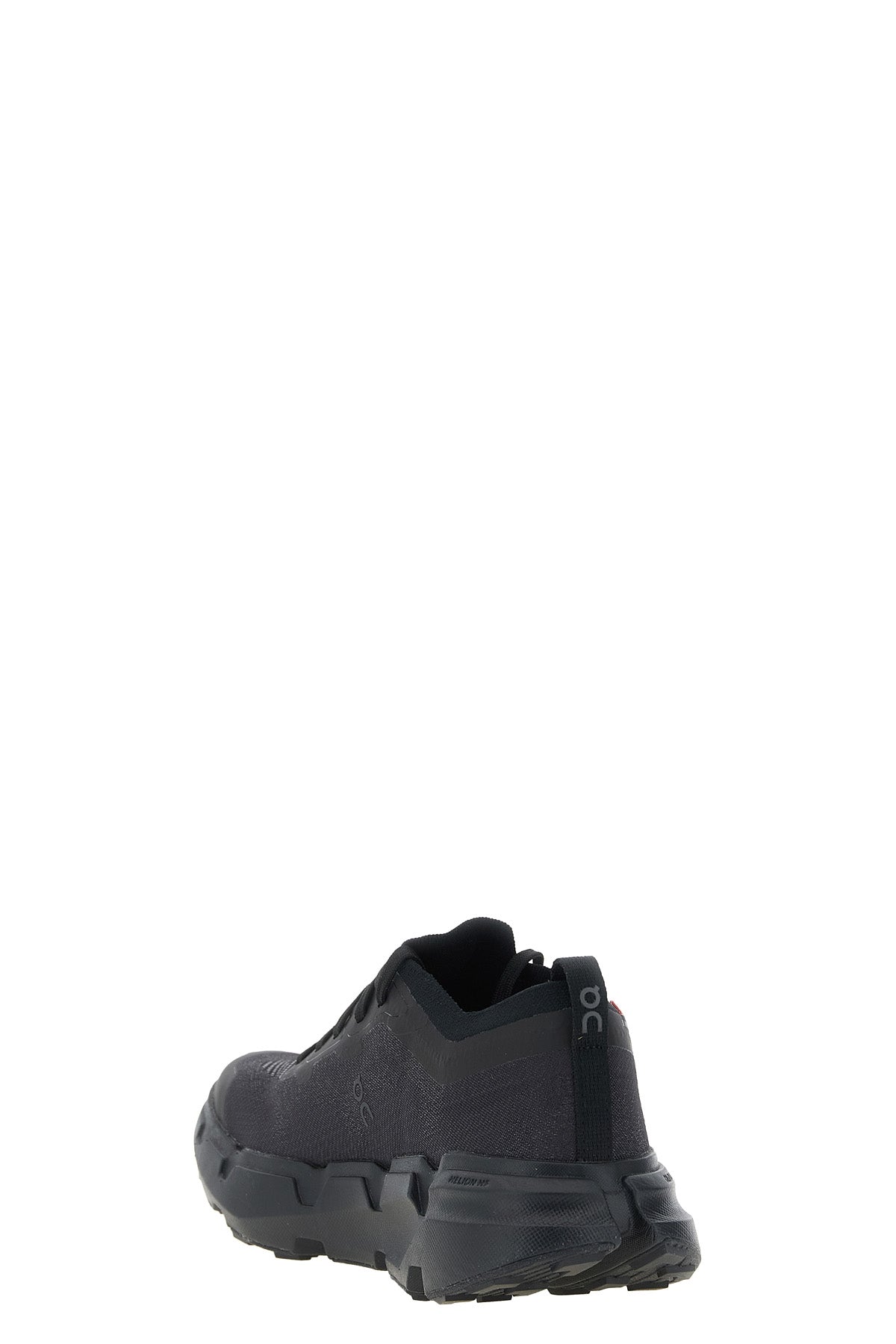 the on cloudsoma sneakers redefine the concept of technical footwear through a
