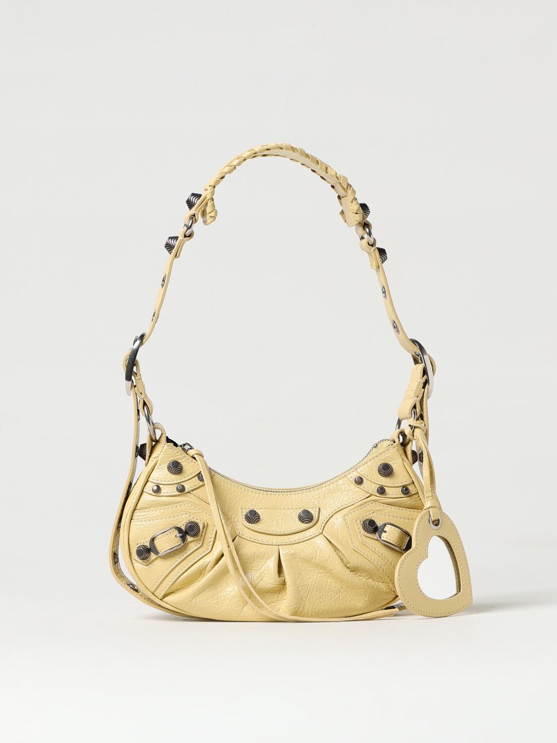 woman's shoulder bag