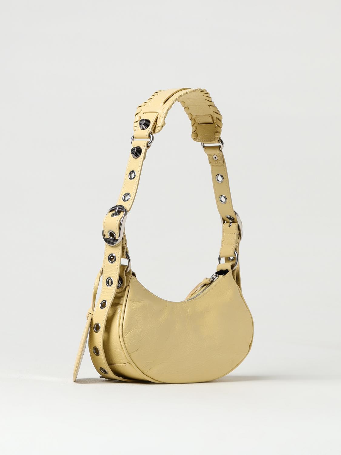 woman's shoulder bag