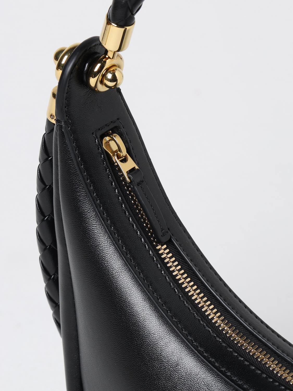 woman's shoulder bag