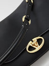 woman's shoulder bag
