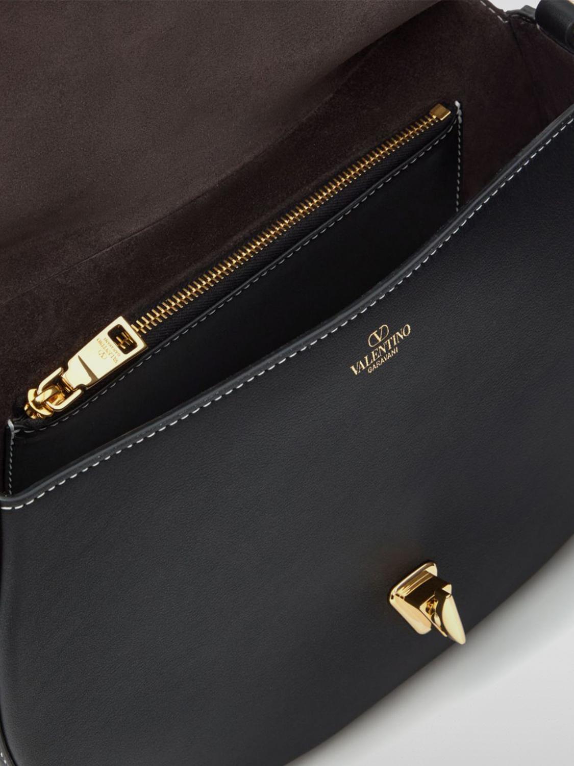 woman's shoulder bag