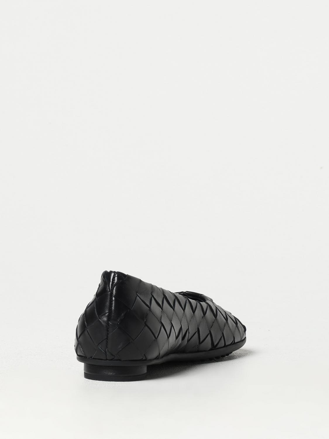 woman's ballet flat