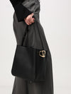 woman's shoulder bag