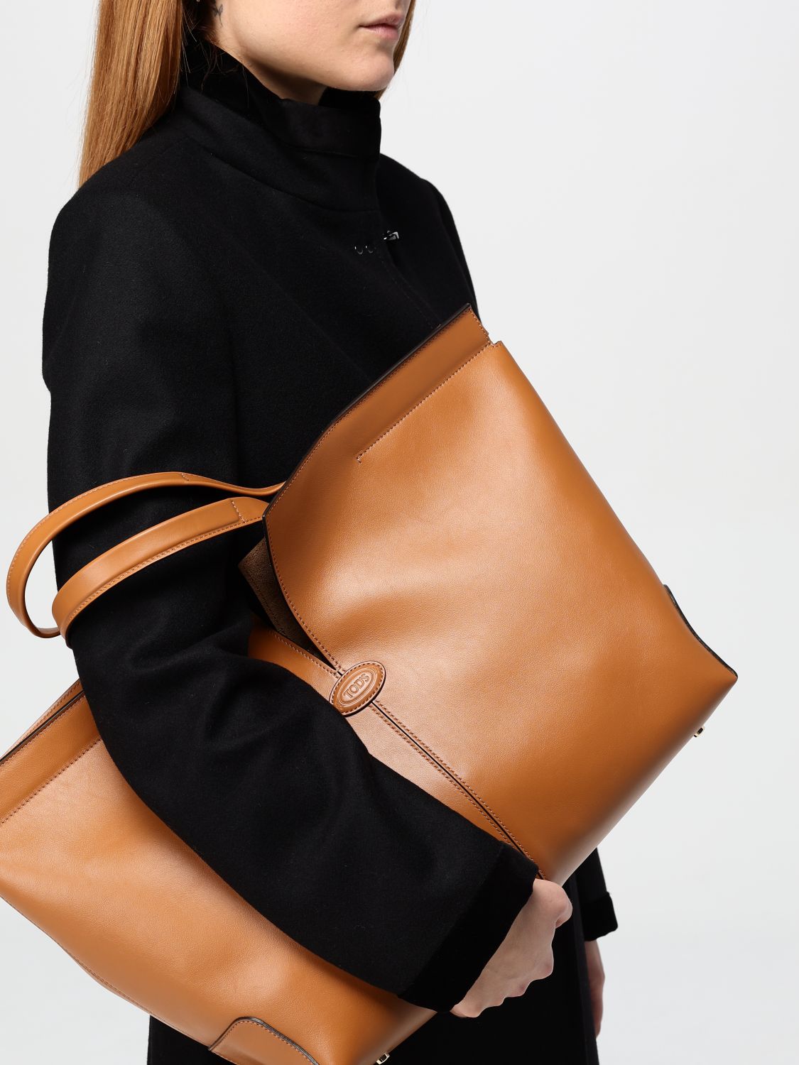 woman's tote bag