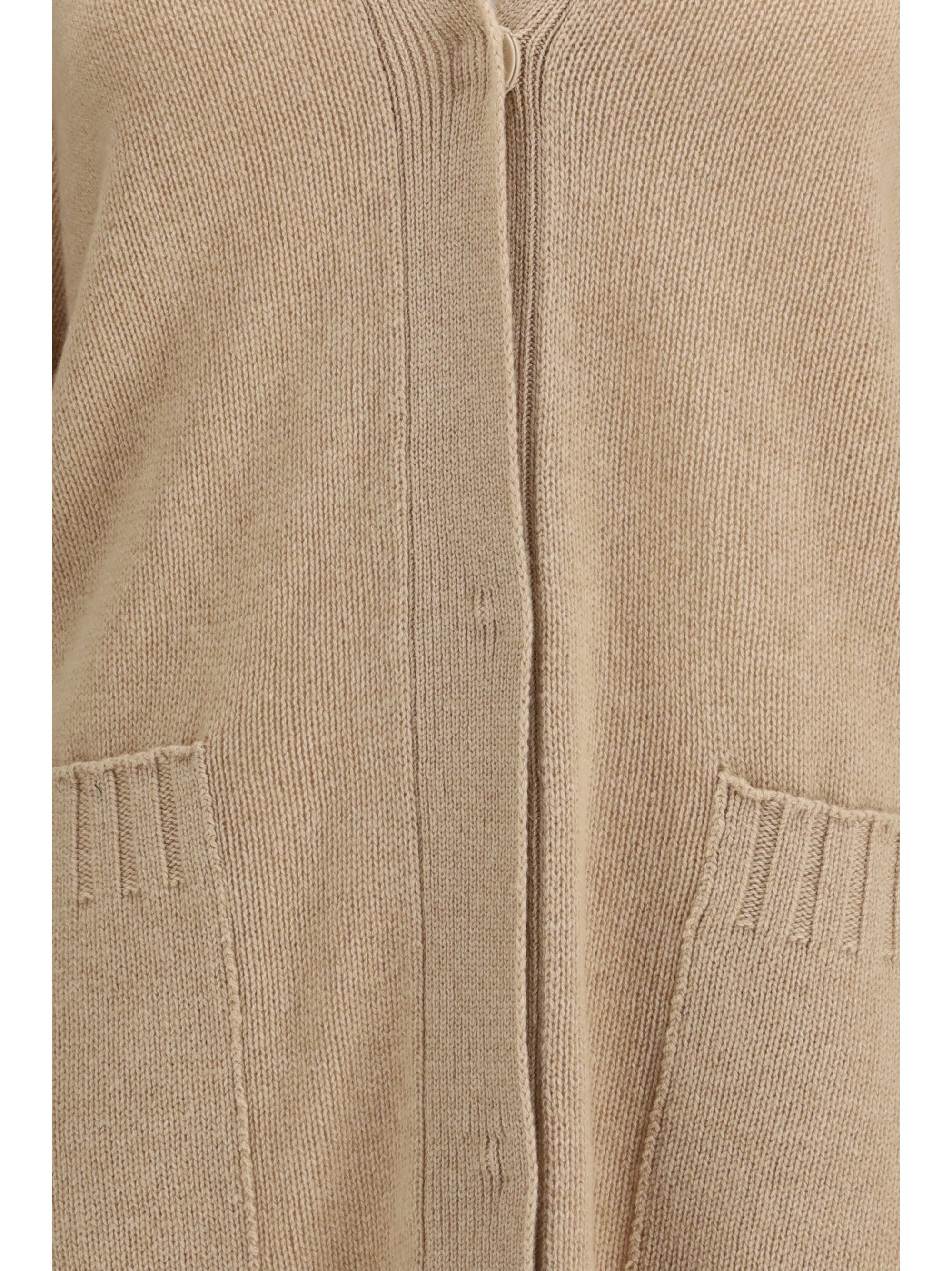cardigan in fine knit with a v-neckline