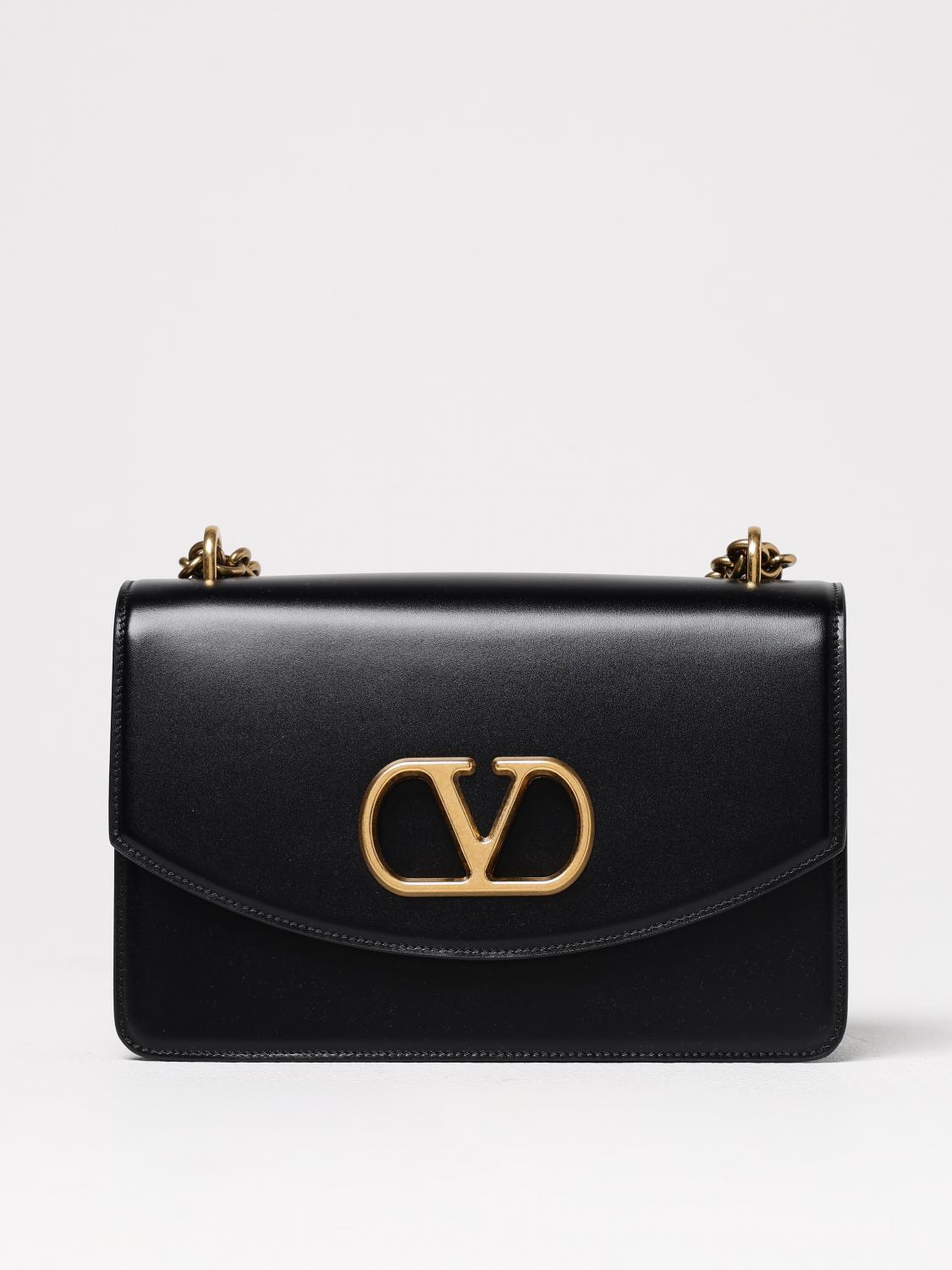 woman's shoulder bag