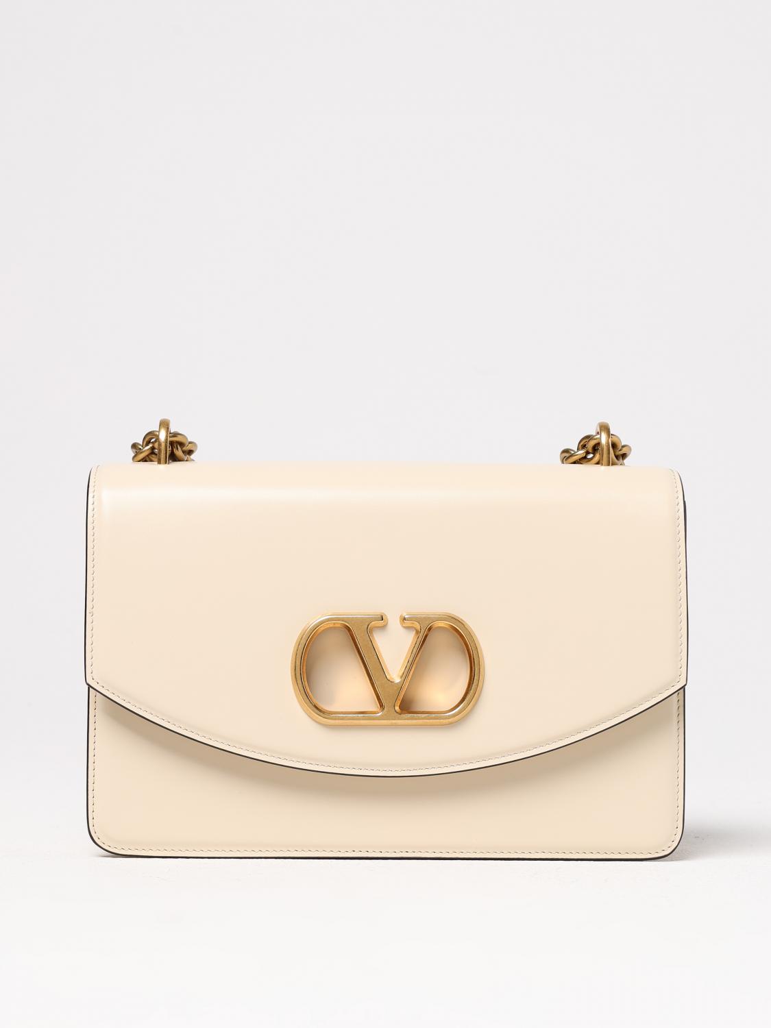 woman's shoulder bag
