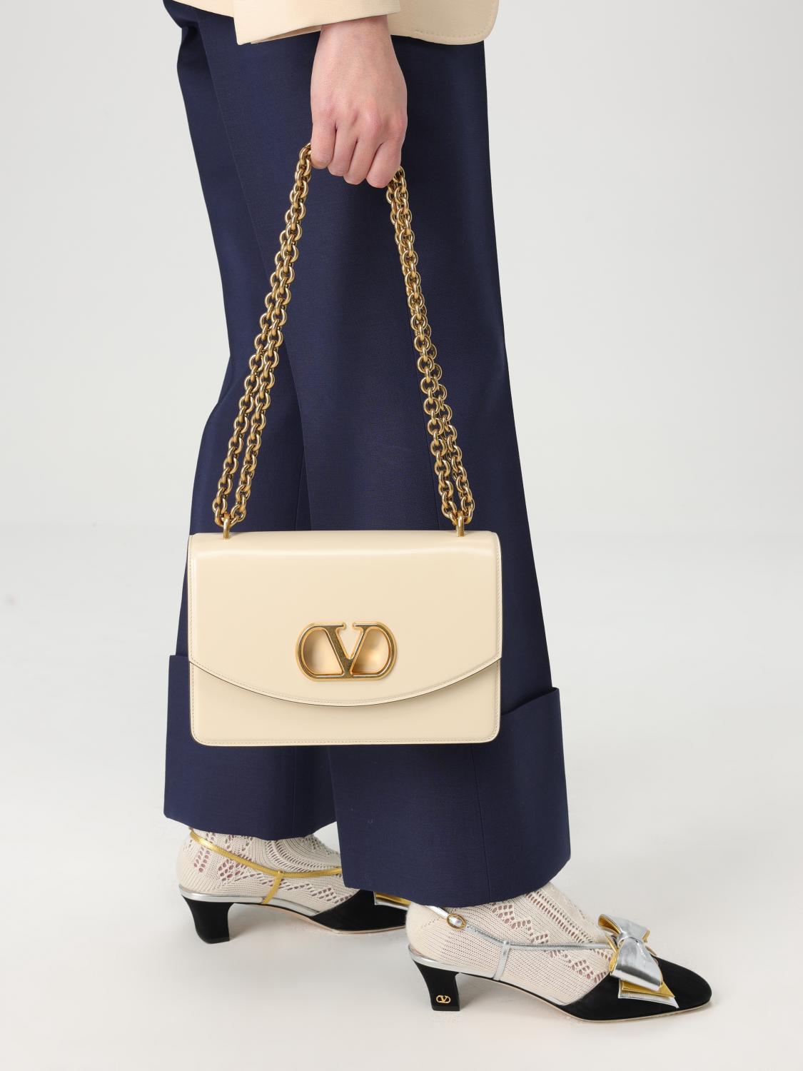woman's shoulder bag