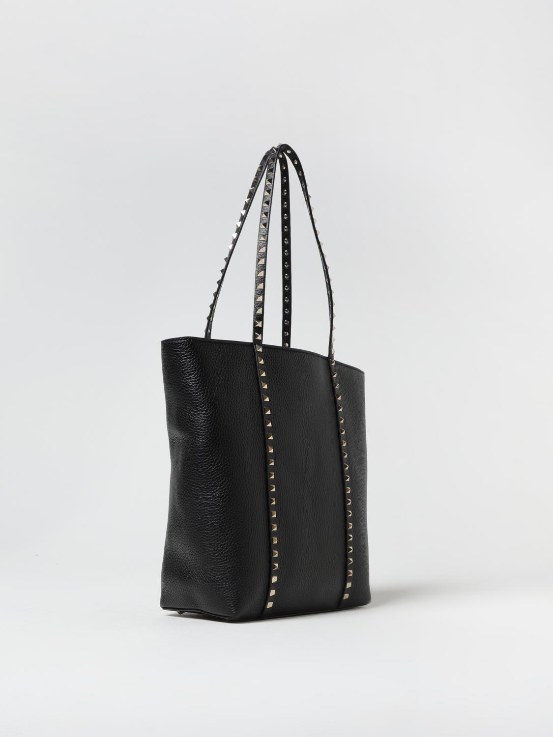 woman's shoulder bag