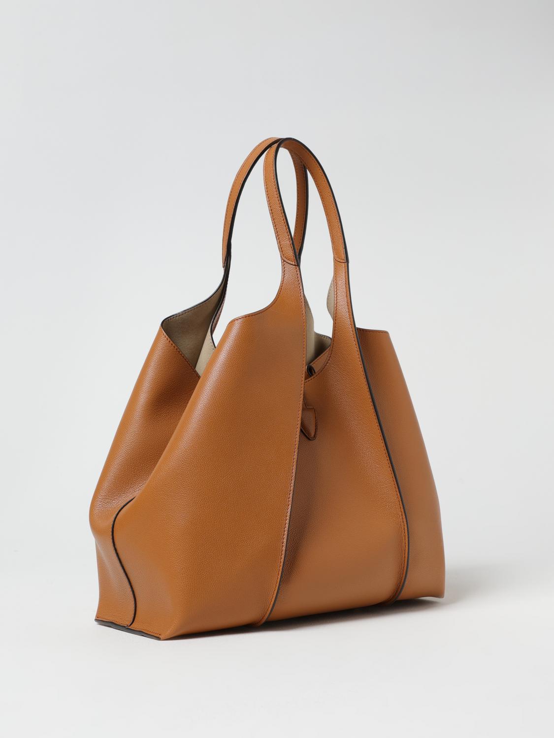 woman's shoulder bag