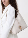 woman's shoulder bag