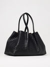 woman's tote bag