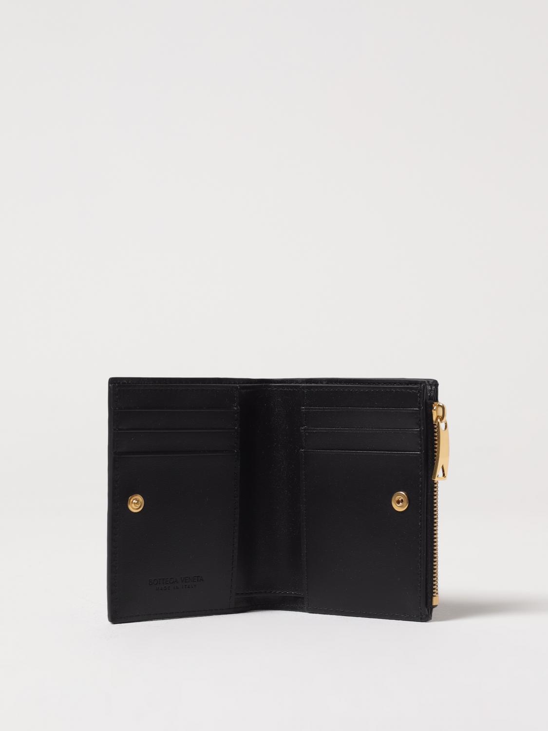 woman's wallet