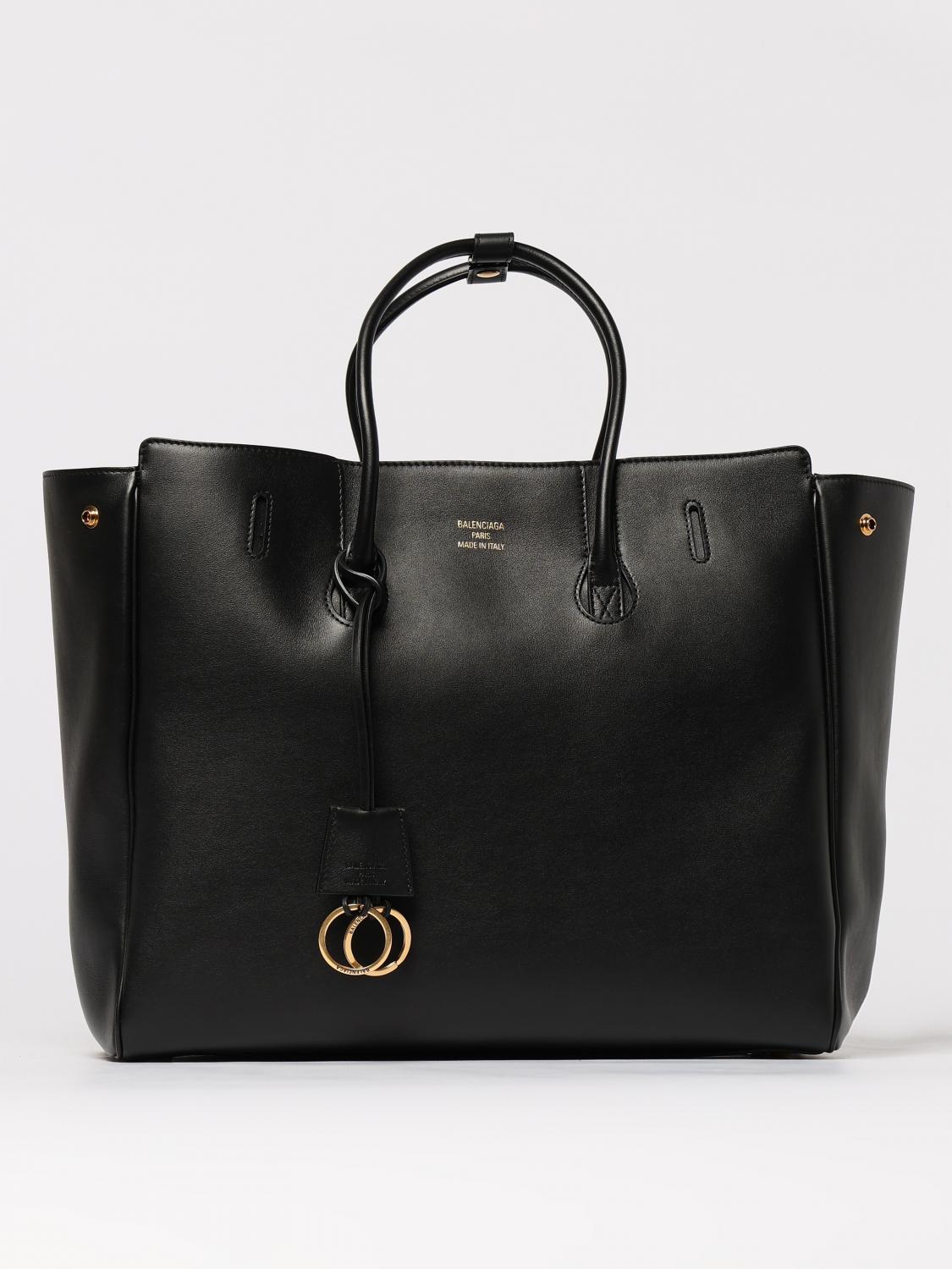 woman's tote bag