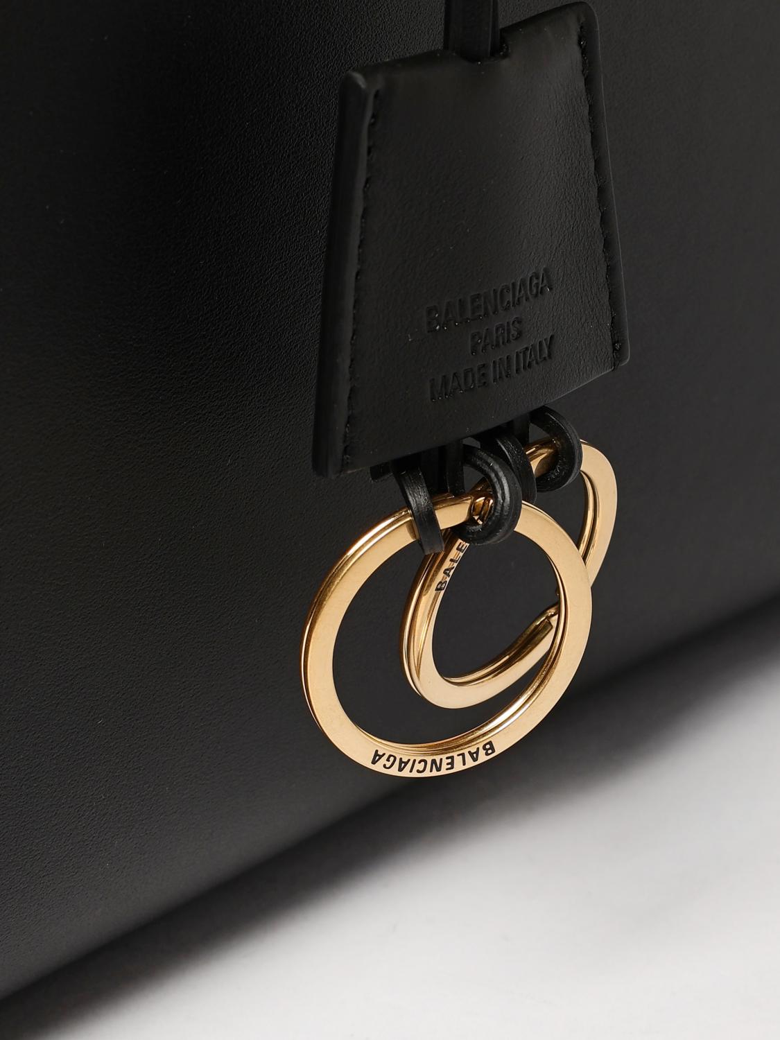 woman's tote bag