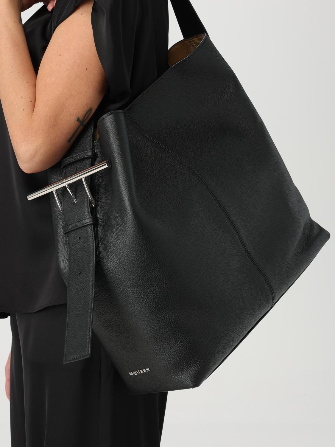 woman's shoulder bag