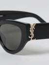 woman's sunglasses
