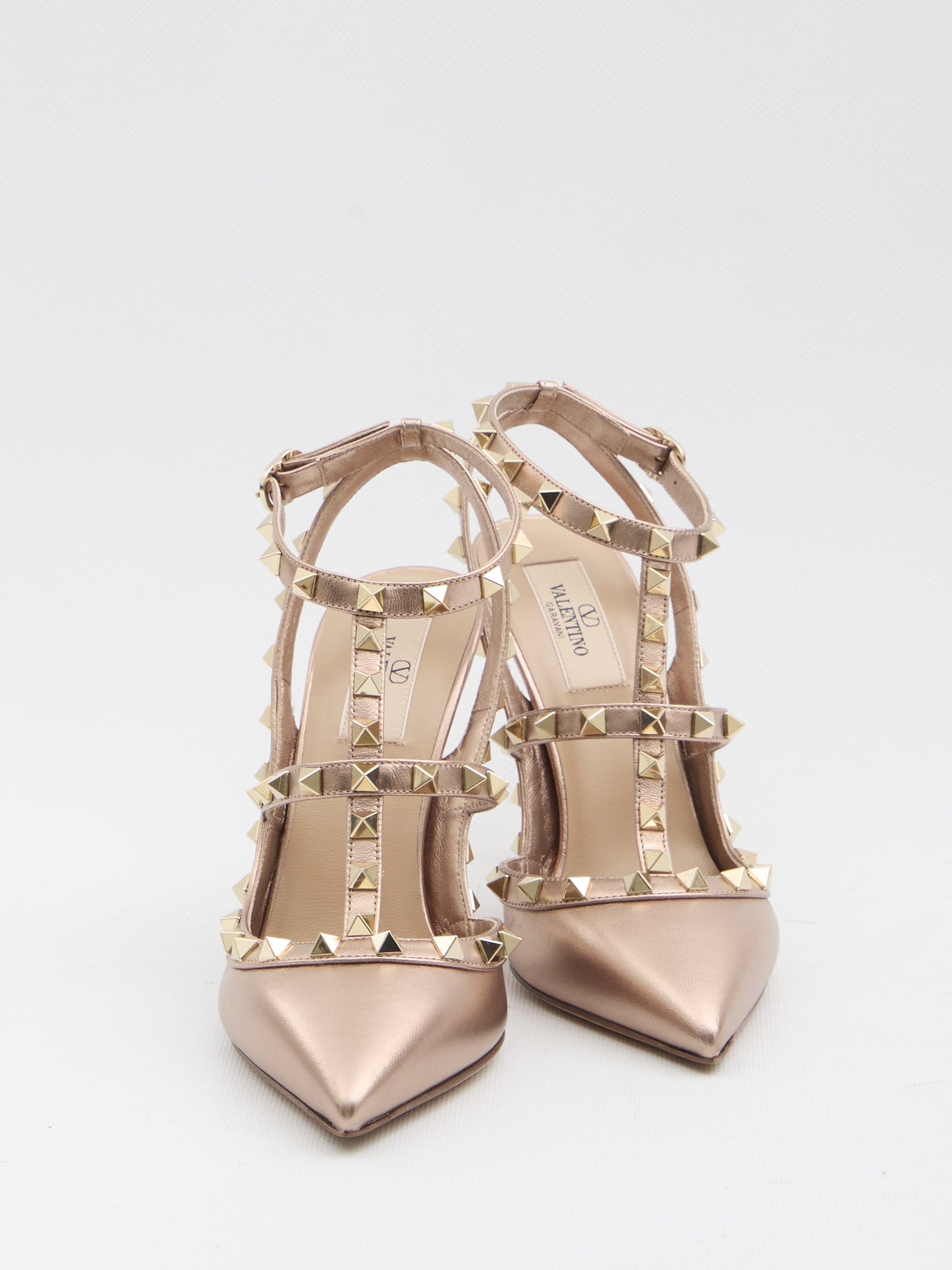 rockstud pumps