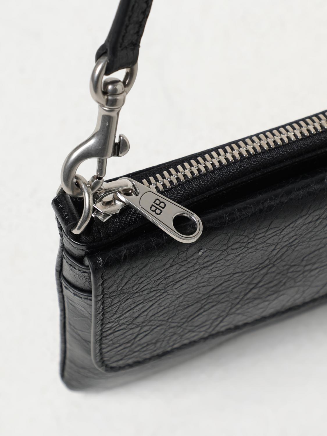 woman's shoulder bag
