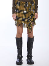 BURBERRY M check scarf skirt