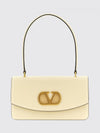 woman's shoulder bag