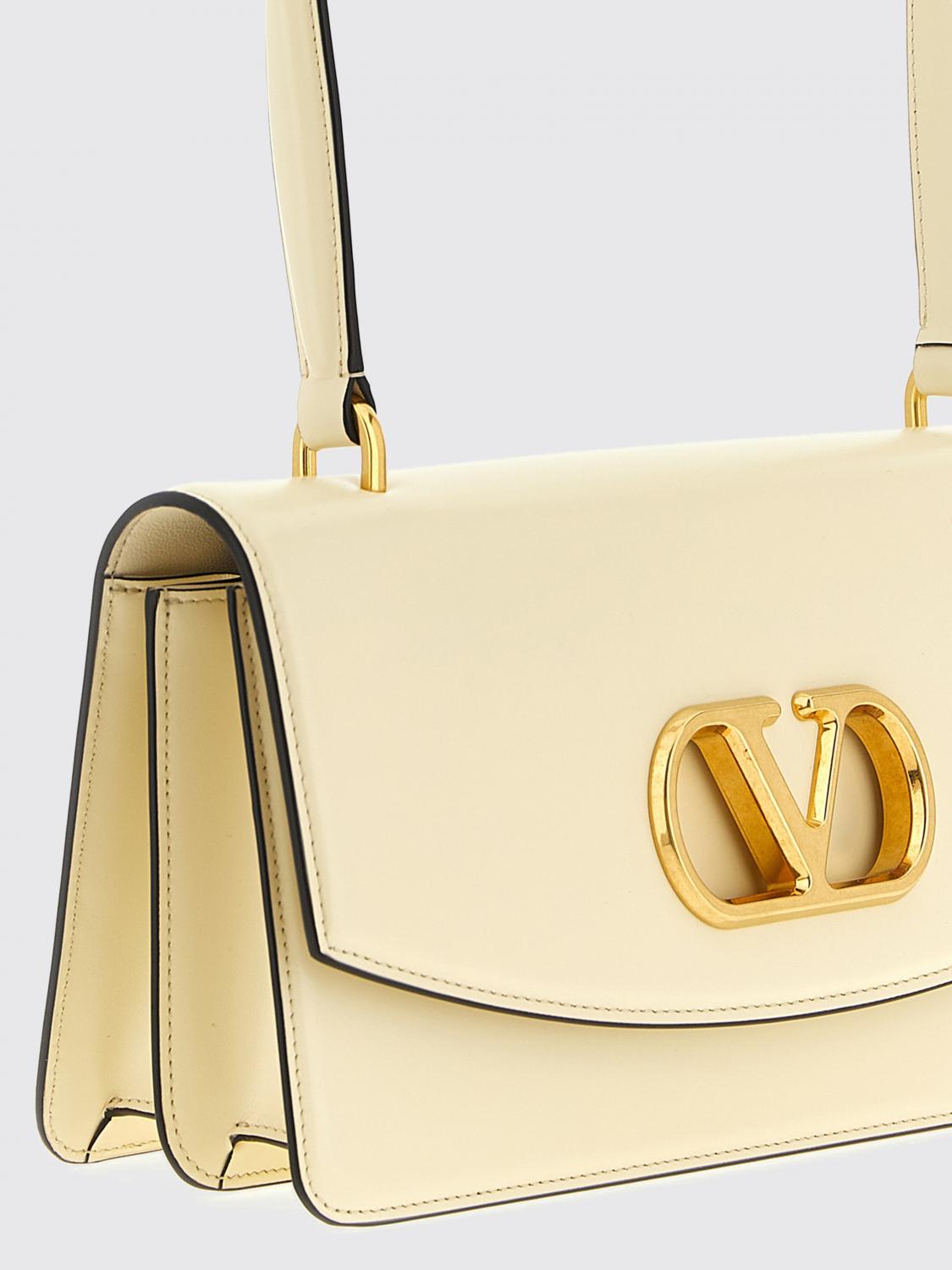 woman's shoulder bag