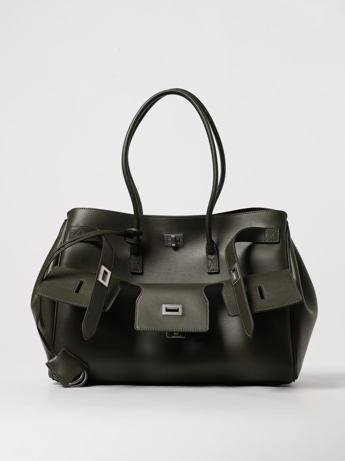 woman's shoulder bag