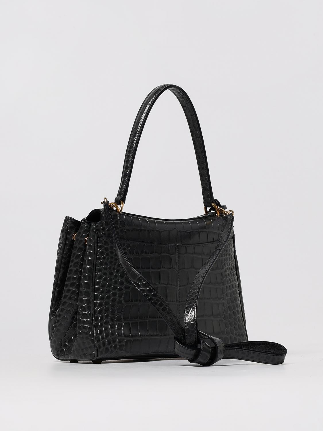 woman's shoulder bag