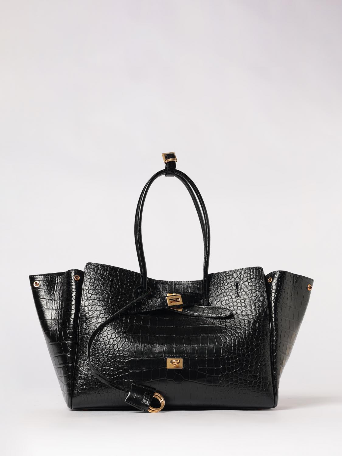 woman's shoulder bag