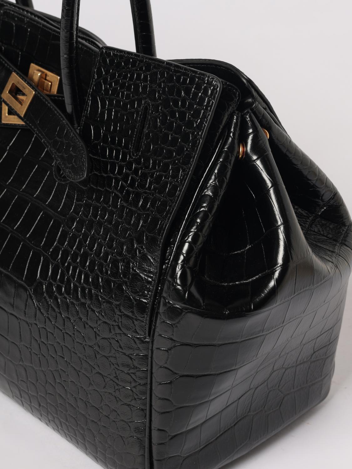 woman's shoulder bag