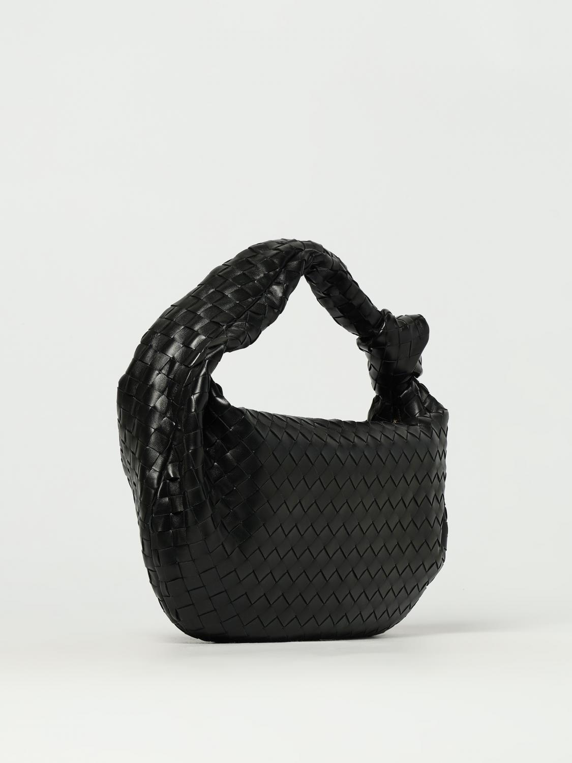 woman's shoulder bag