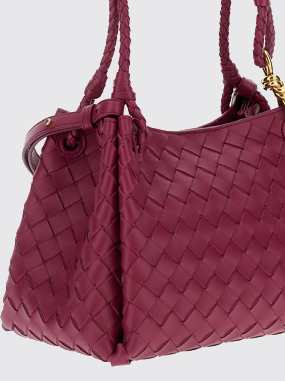 woman's shoulder bag