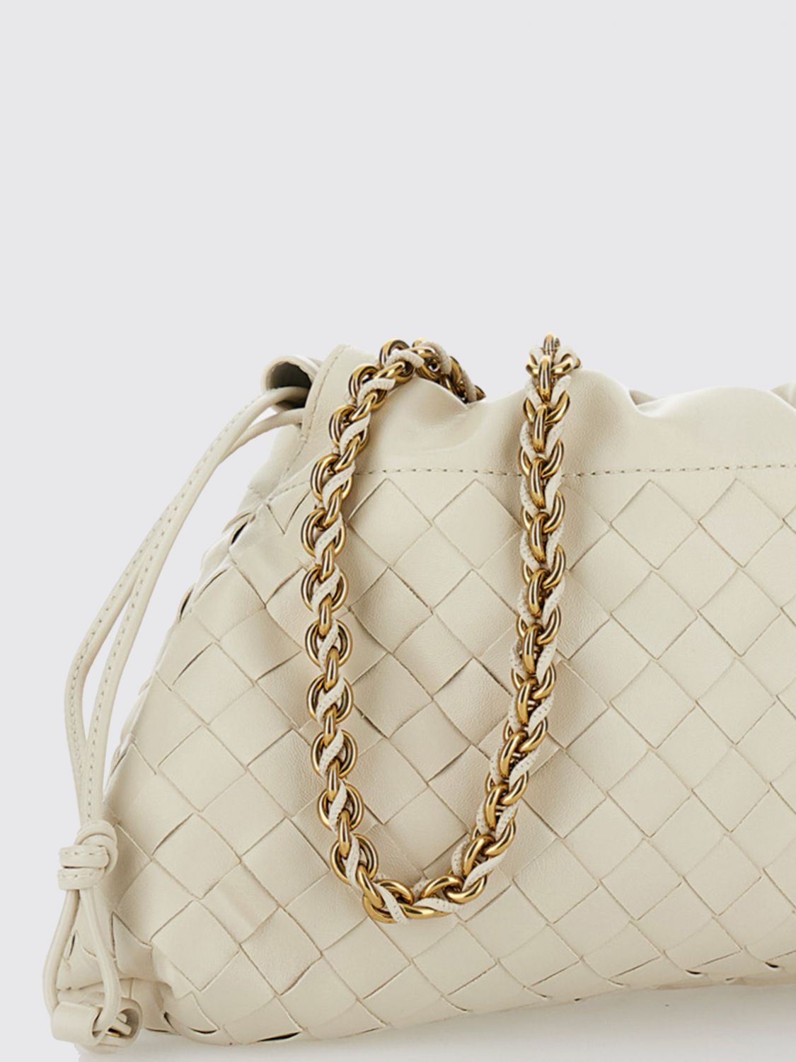 woman's shoulder bag