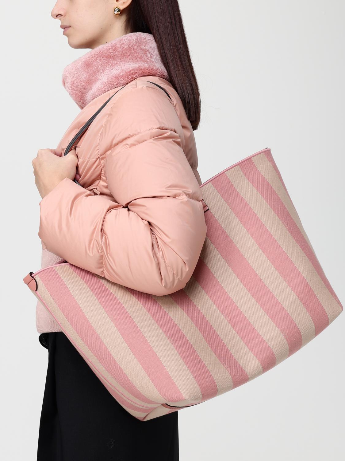 woman's tote bag