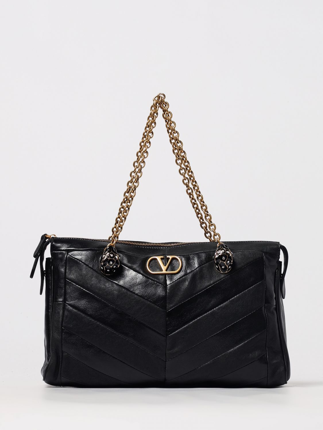 woman's shoulder bag
